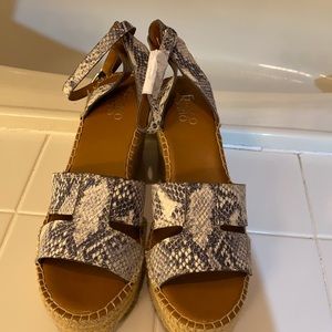 Franco Sarto with adjustable ankle strap, leather upper, great condition, NEW